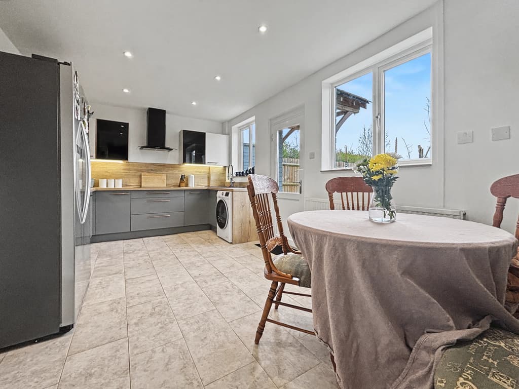 3 bed house in Woodcock Lane, Stonehouse