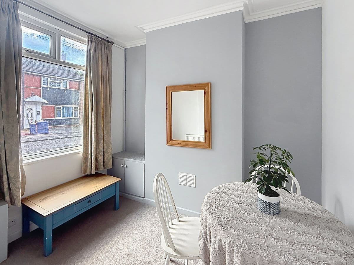 2 bed house in Sun Street, Stoke on Trent