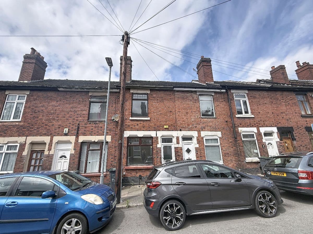 2 bed house in Berdmore Street, Stoke on Trent