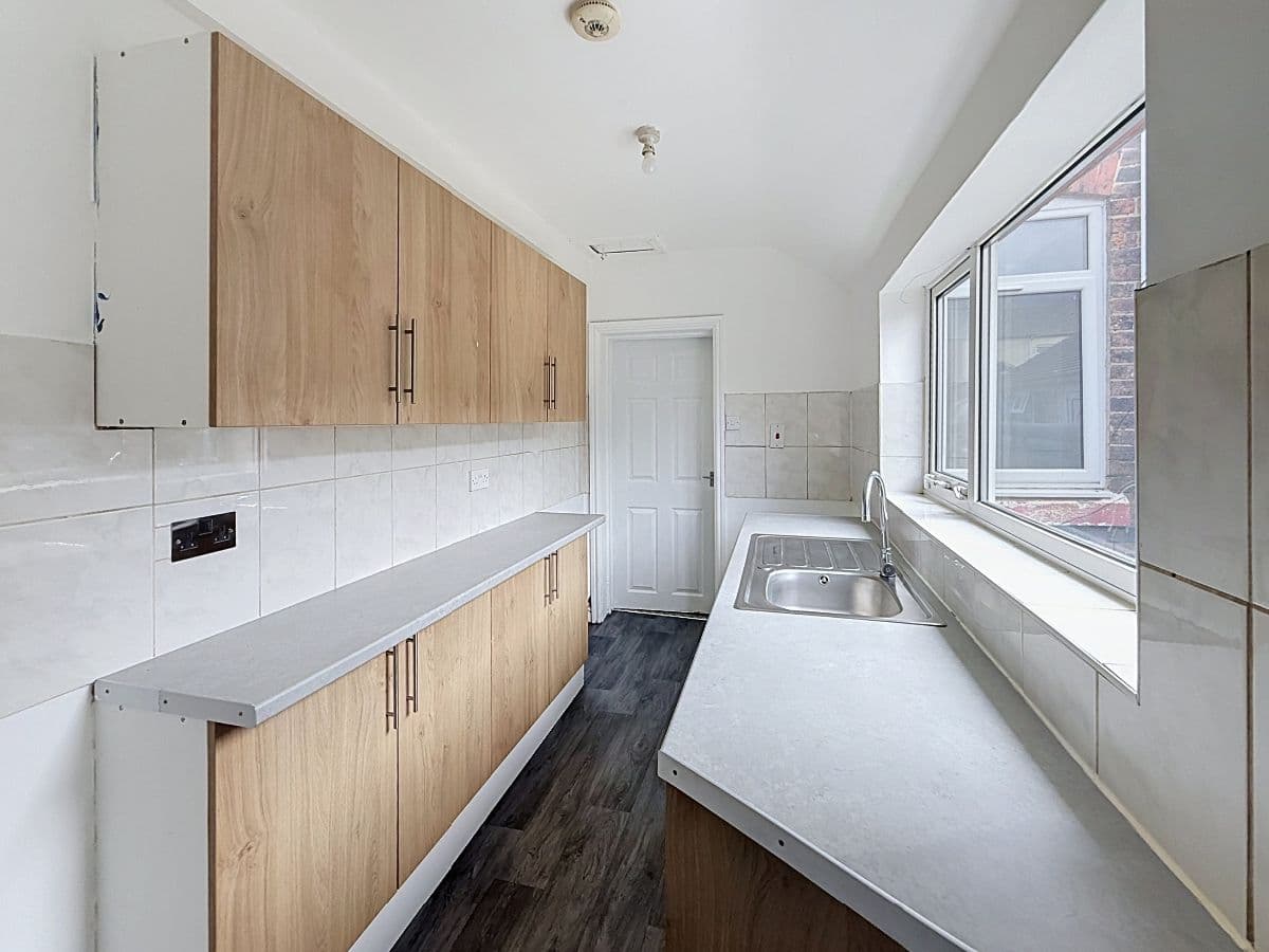 2 bed house in Berdmore Street, Stoke on Trent