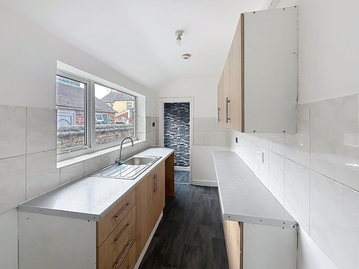2 bed house in Berdmore Street, Stoke on Trent