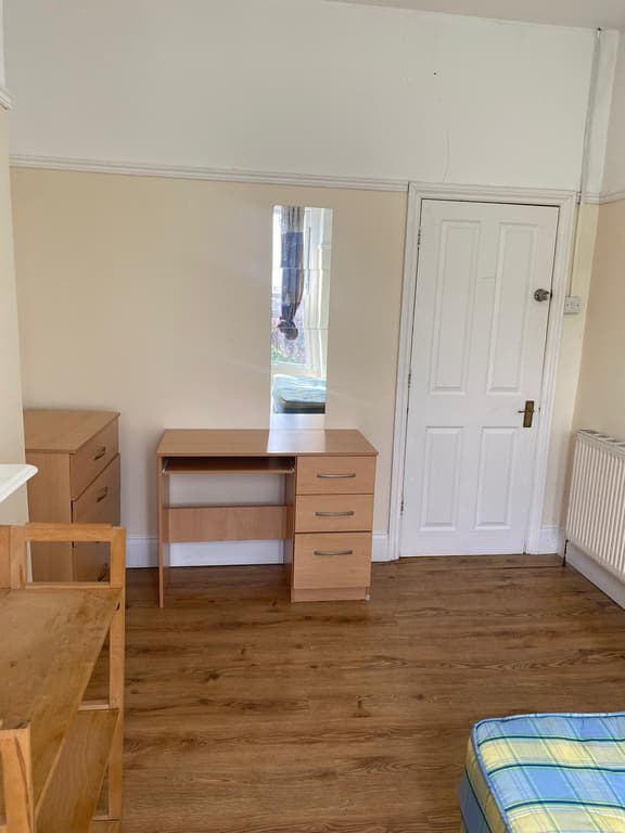 1 bed flat on R4, Bristol